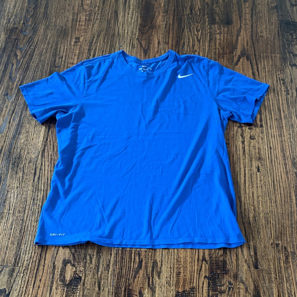 Nike women's Vibrant Blue Short Sleeve Tee